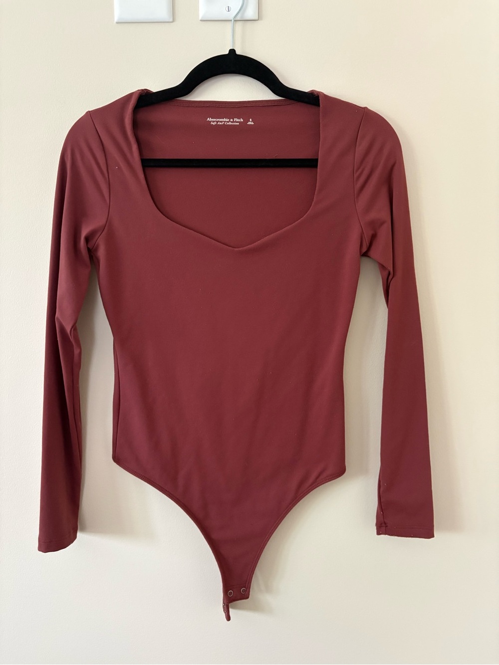 Abercrombie & Fitch Long Sleeve Scoop Neck Bodysuit - Mauve